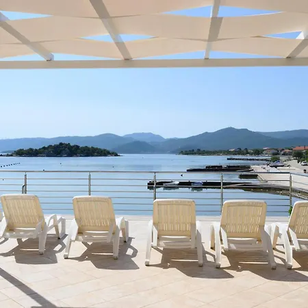 Lovely In With House Sea View Apartmán *