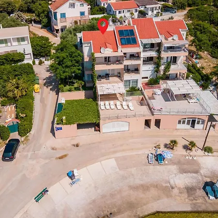 Lovely In With House Sea View Apartmán Sreser