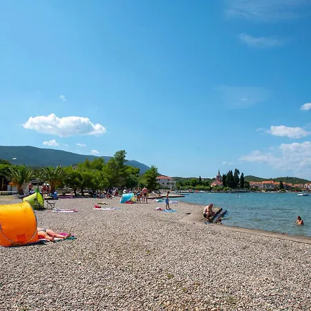 Lovely In With House Sea View Apartmán