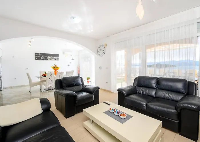 Lovely In With House Sea View Sreser