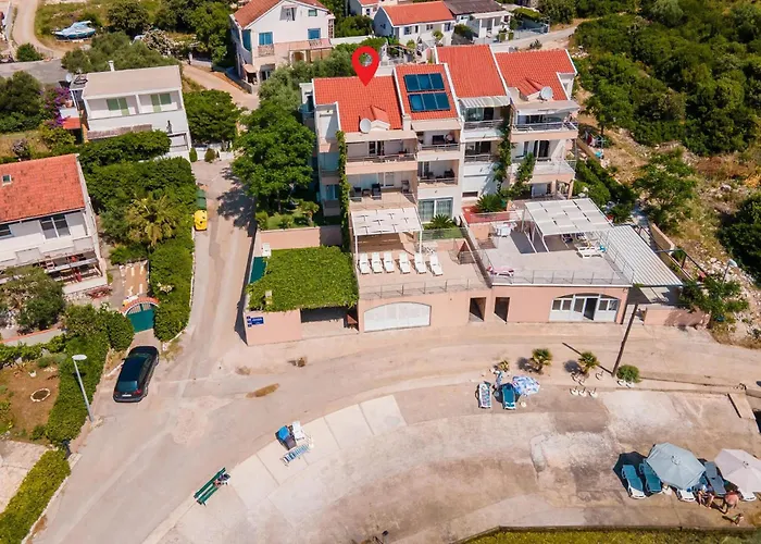 Lovely In With House Sea View Apartament Sreser